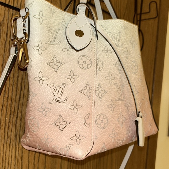 Louis Vuitton Mahina Hina gradient bag RARE color! & dustbag - Picture 7 of 15